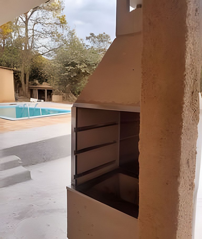 Vista do lago, 4 quartos, Piscina, Churrasqueira