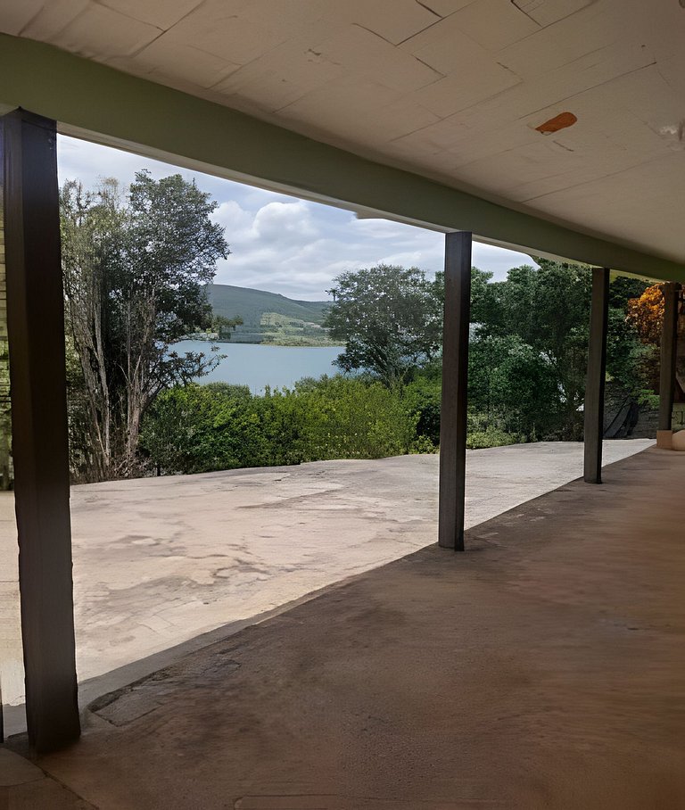 Vista do lago, 4 quartos, Piscina, Churrasqueira