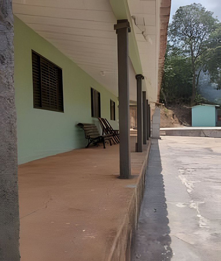 Vista do lago, 4 quartos, Piscina, Churrasqueira