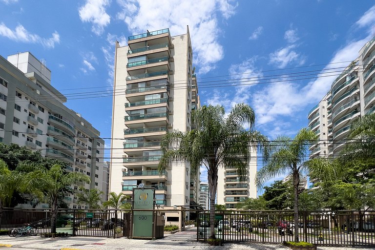 BARRA OLYMPIC, ROCK IN RIO AND OLYMPIC PARK ON FOOT, RIO CEN