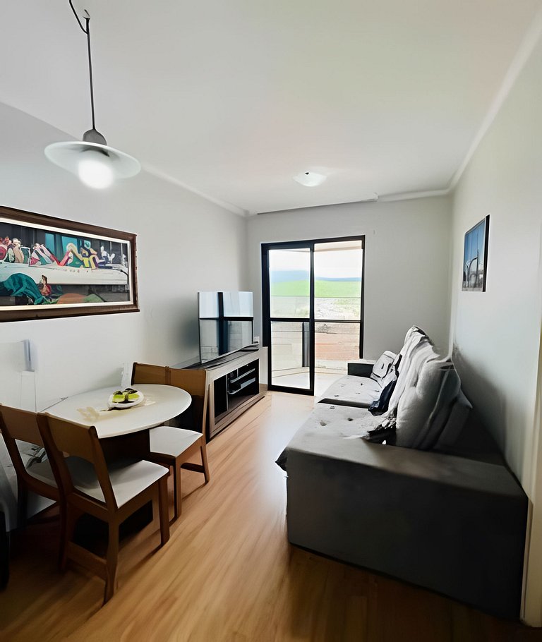 Apto para CASAL, varanda, garagem, piscina e sauna