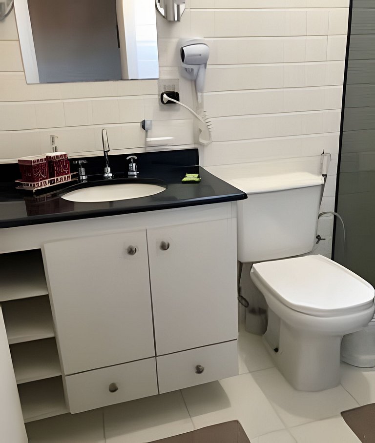 Apto para CASAL, varanda, garagem, piscina e sauna