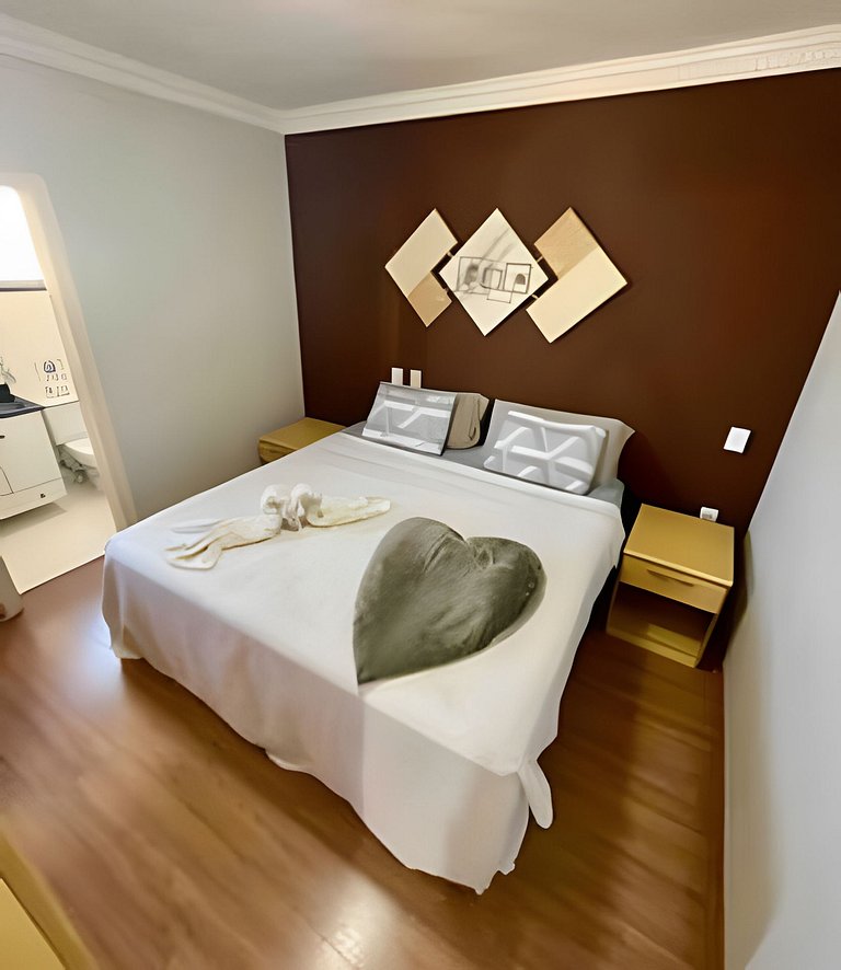 Apto para CASAL, varanda, garagem, piscina e sauna