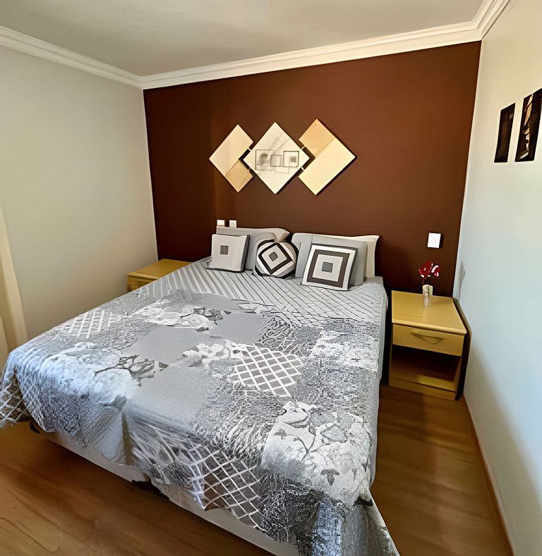 Apto para CASAL, varanda, garagem, piscina e sauna