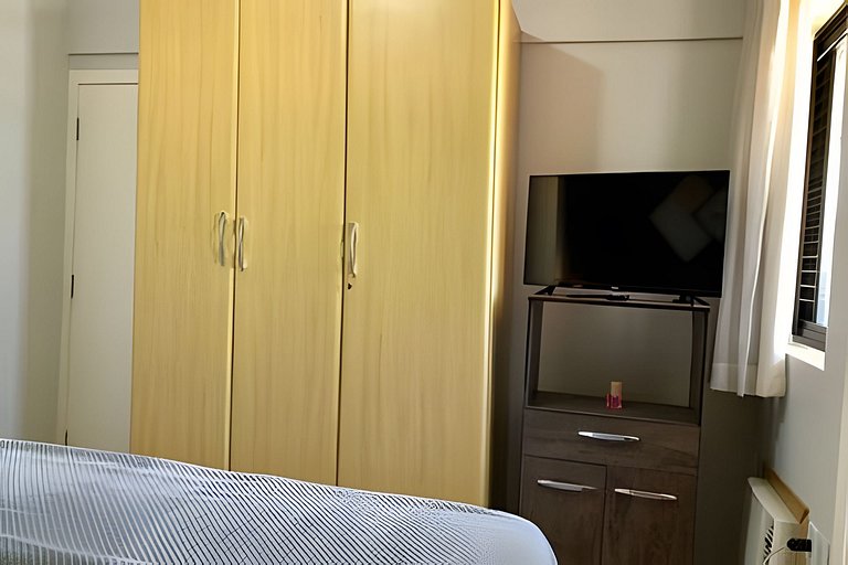 Apto para CASAL, varanda, garagem, piscina e sauna