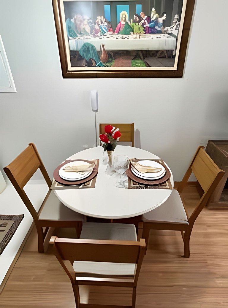 Apto para CASAL, varanda, garagem, piscina e sauna