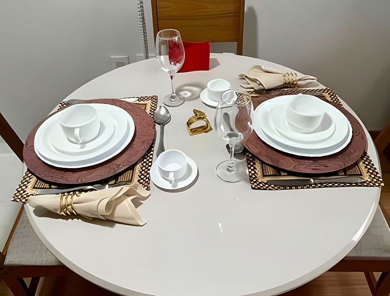 Apto para CASAL, varanda, garagem, piscina e sauna