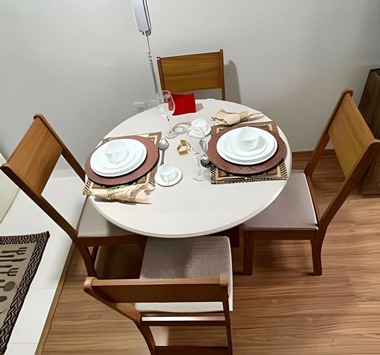 Apto para CASAL, varanda, garagem, piscina e sauna