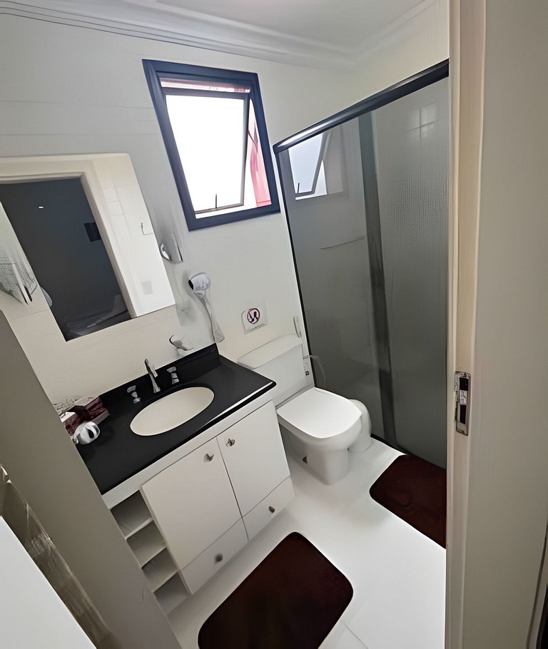 Apto para CASAL, varanda, garagem, piscina e sauna