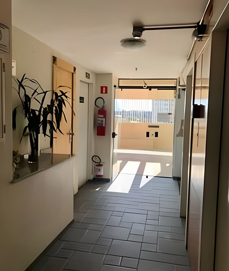 Apto para CASAL, varanda, garagem, piscina e sauna