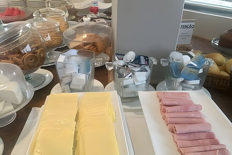 Apto para CASAL, varanda, garagem, piscina e sauna