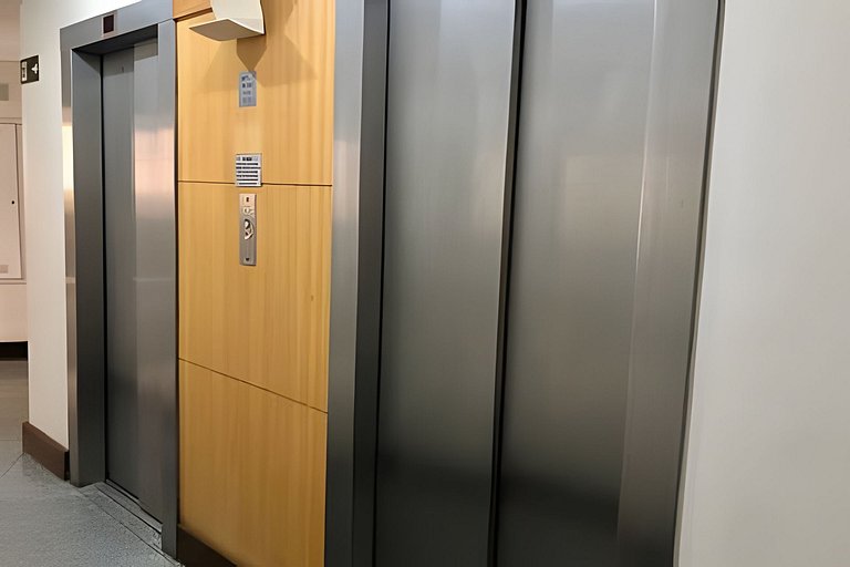 Apto para CASAL, varanda, garagem, piscina e sauna