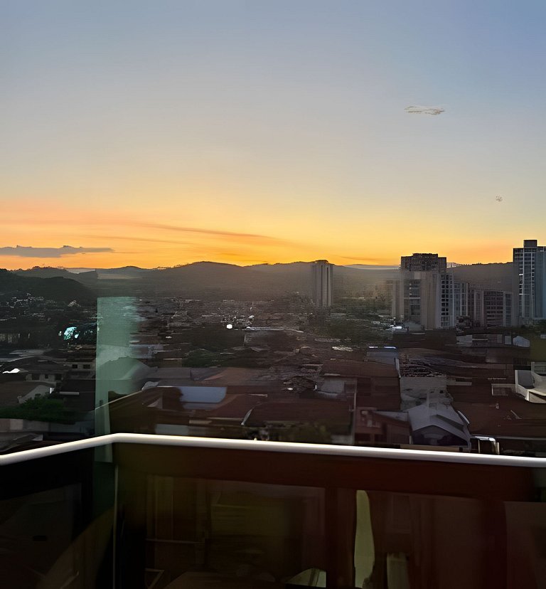 Apto para CASAL, varanda, garagem, piscina e sauna