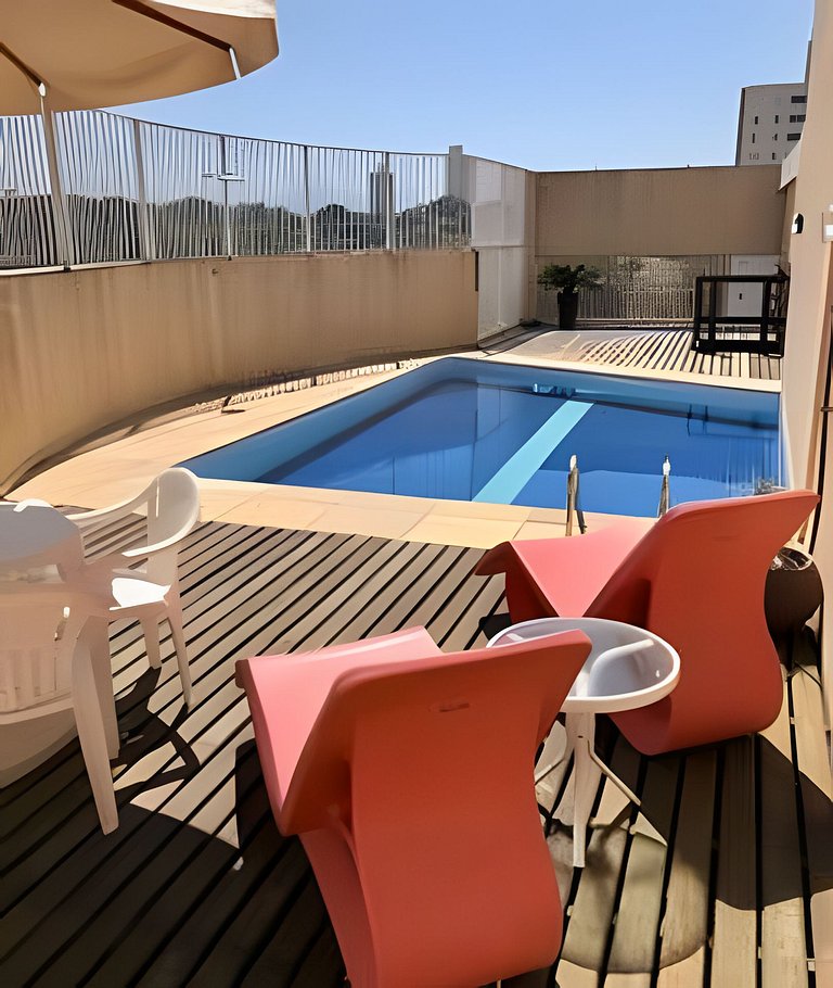 Apto para CASAL, varanda, garagem, piscina e sauna