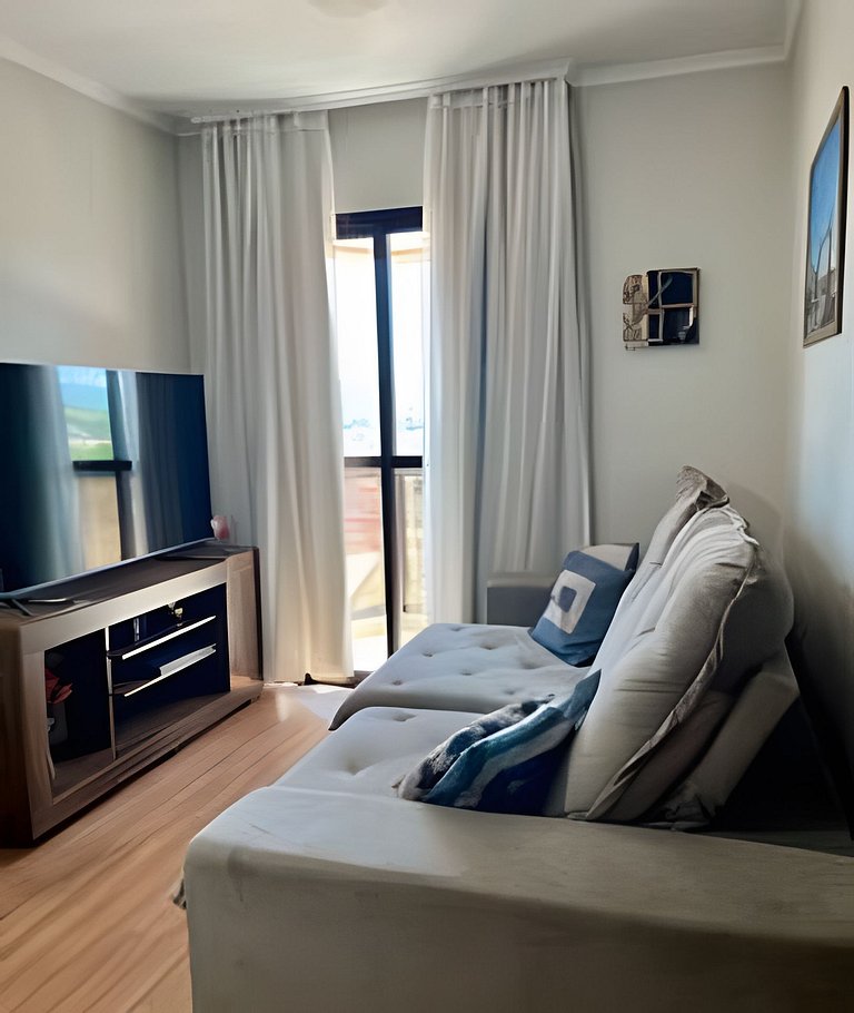 Apto para CASAL, varanda, garagem, piscina e sauna