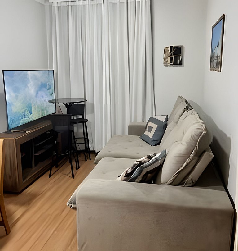 Apto para CASAL, varanda, garagem, piscina e sauna