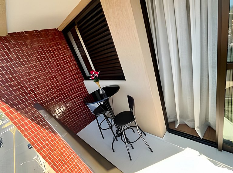 Apto para CASAL, varanda, garagem, piscina e sauna