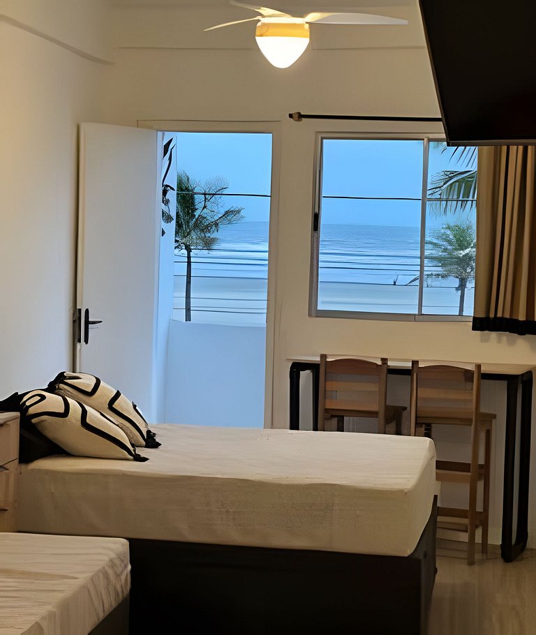 Pé na areia , vista mar , Wi-Fi e varanda !