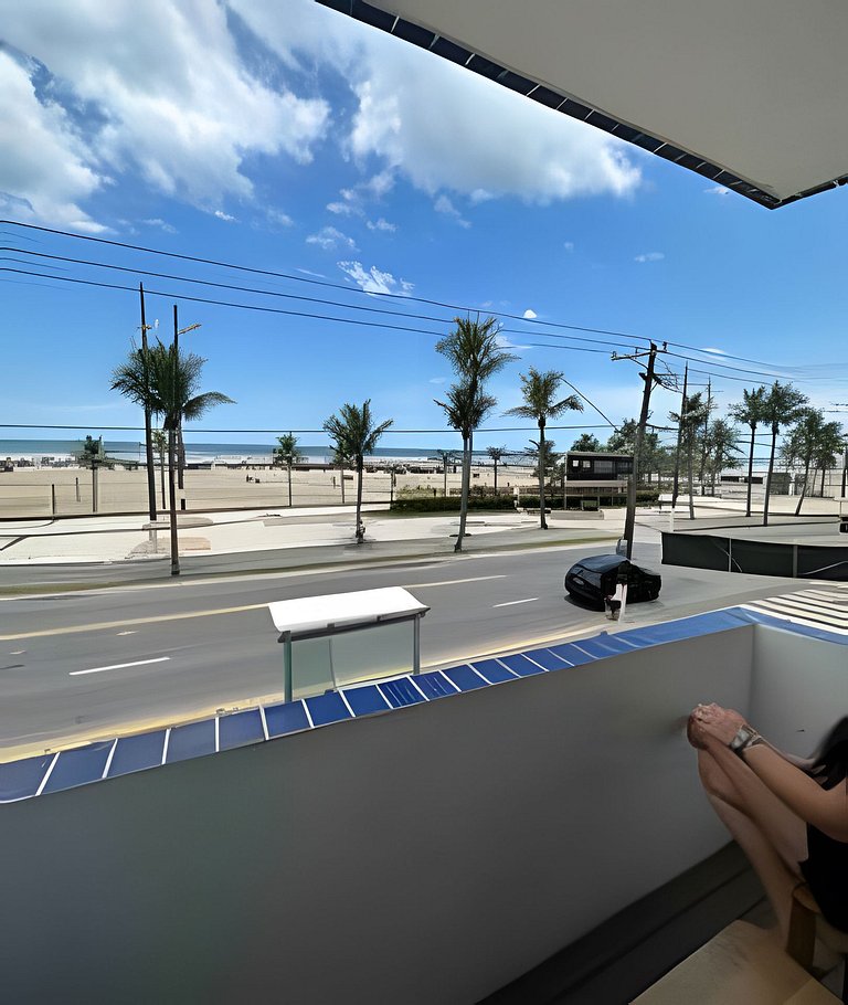 Pé na areia , vista mar , Wi-Fi e varanda !