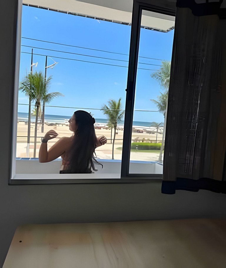Pé na areia , vista mar , Wi-Fi e varanda !