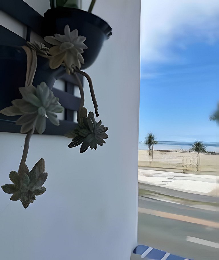 Pé na areia , vista mar , Wi-Fi e varanda !