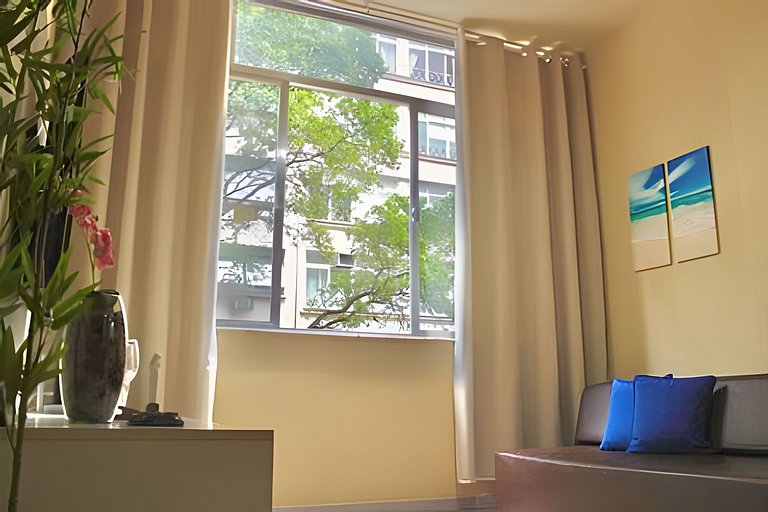 Vista Cristo a 300 metros da Praia de Copacabana.