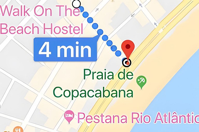 Vista Cristo a 300 metros da Praia de Copacabana.