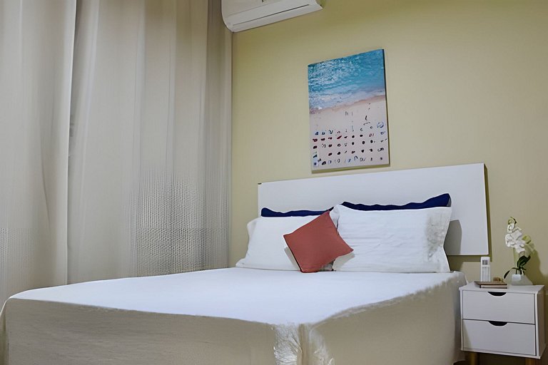 Vista Cristo a 300 metros da Praia de Copacabana.