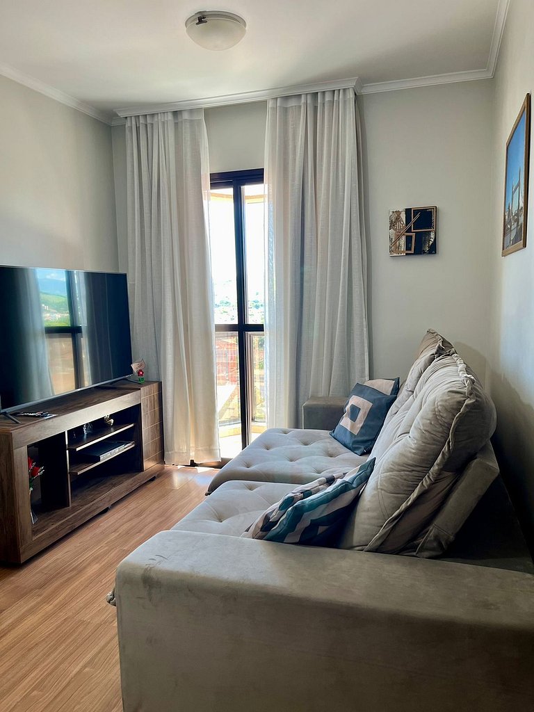 Apto para CASAL, varanda, garagem, piscina e sauna