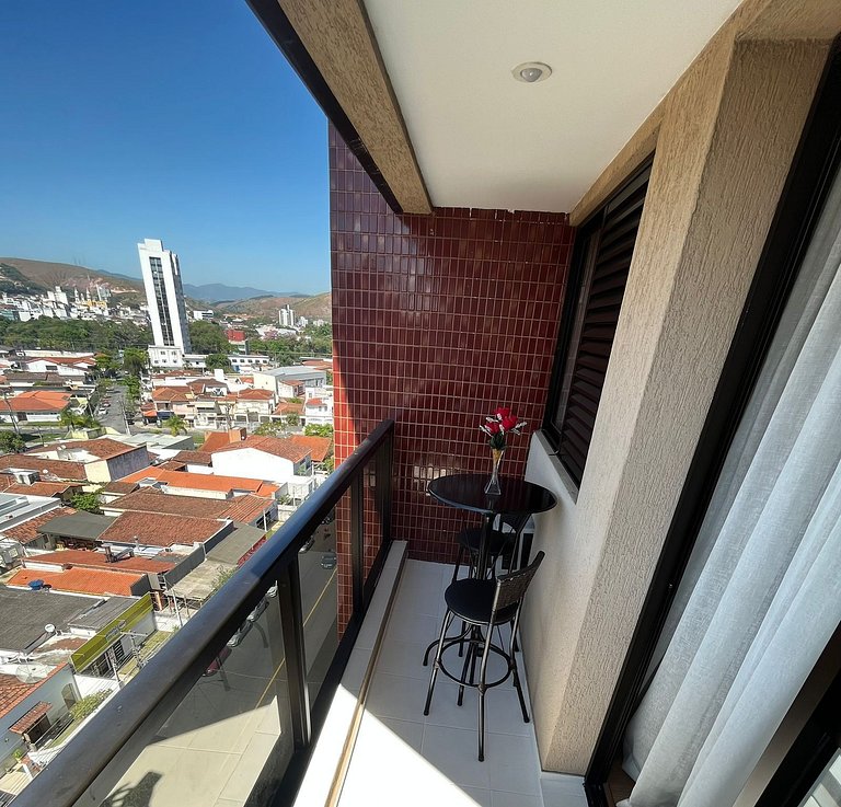 Apto para CASAL, varanda, garagem, piscina e sauna